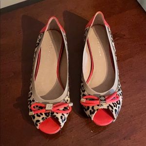 BCBG eneration flats